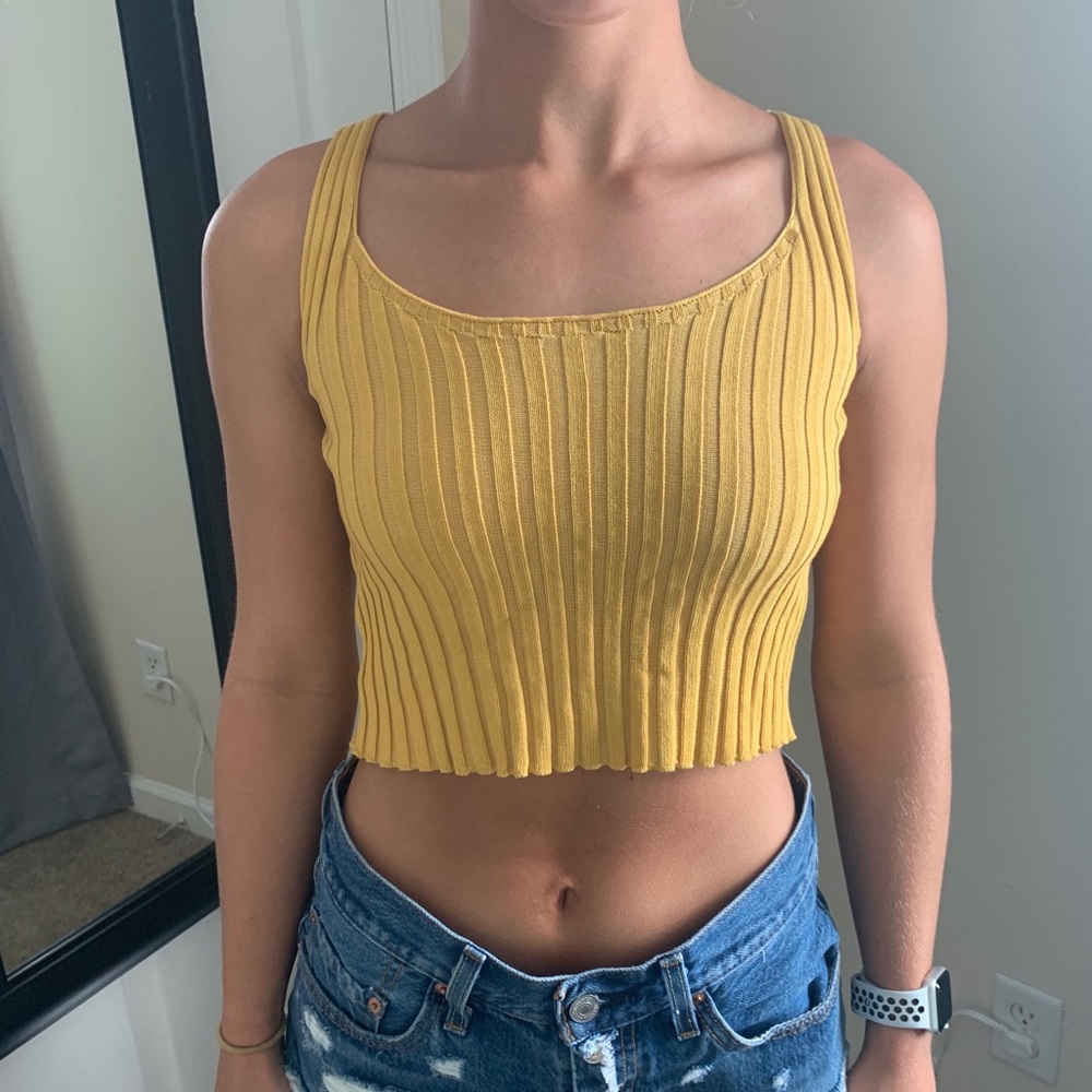 Yellow cropped ribbed tank top